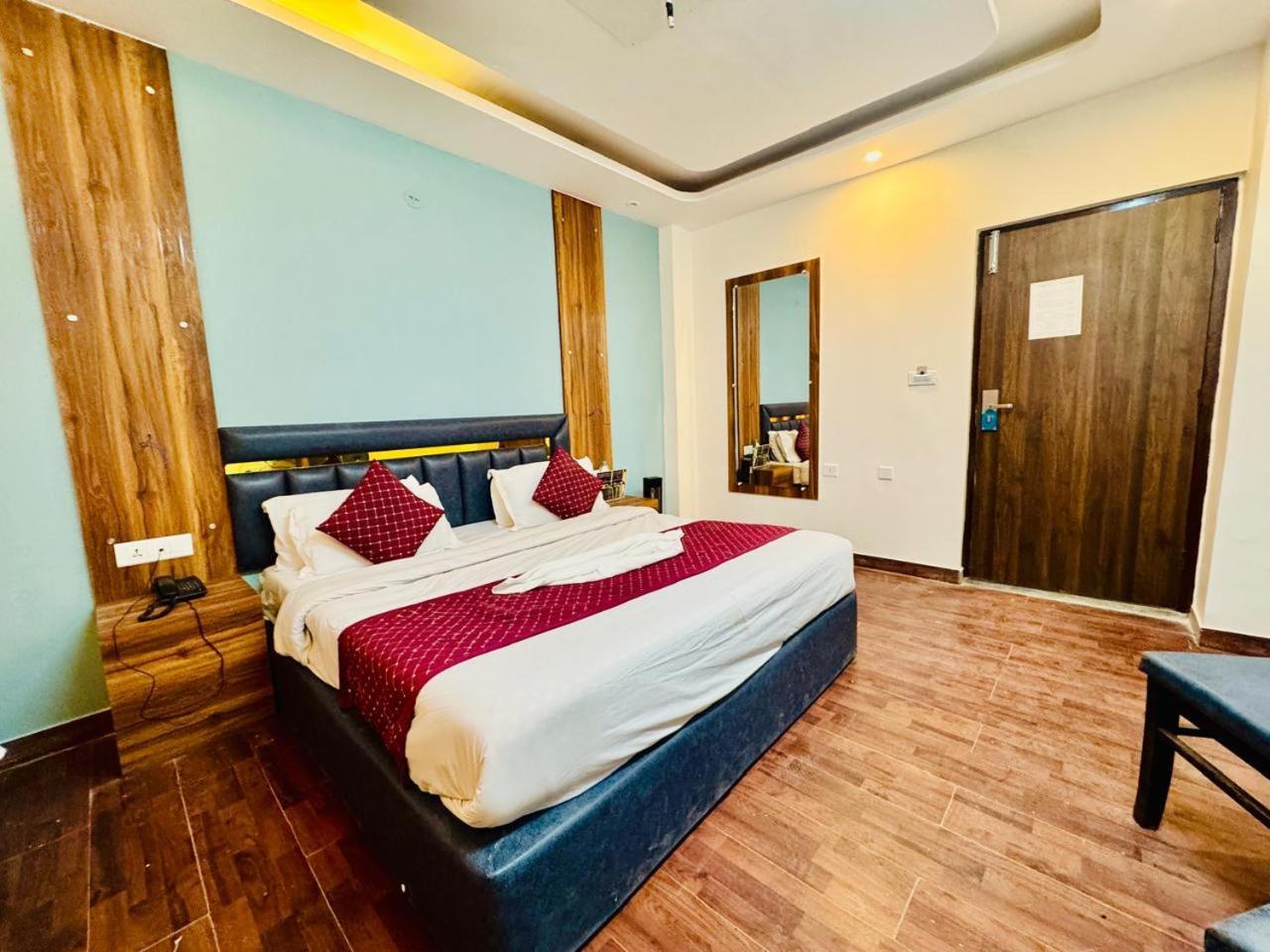 Royal Majestic View Point Lodge Manāli Buitenkant foto
