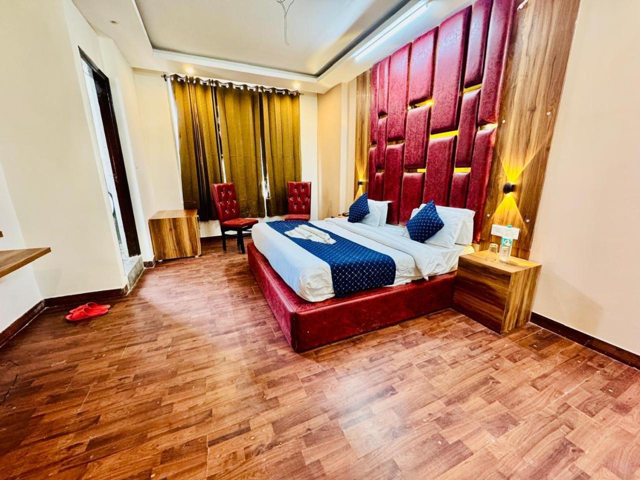 Royal Majestic View Point Lodge Manāli Buitenkant foto