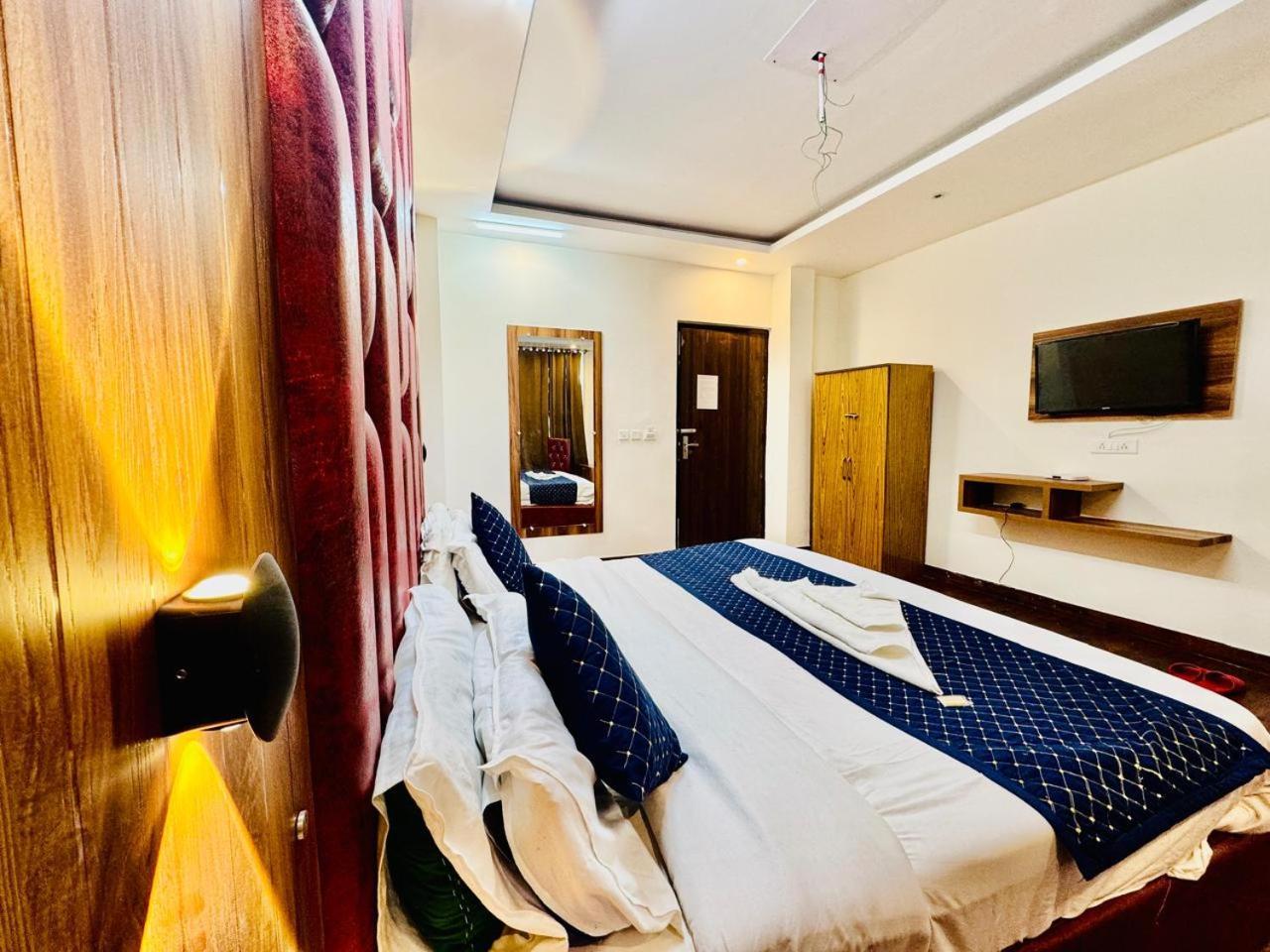 Royal Majestic View Point Lodge Manāli Buitenkant foto