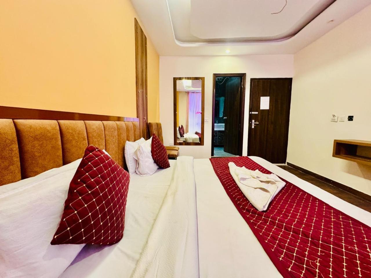 Royal Majestic View Point Lodge Manāli Buitenkant foto