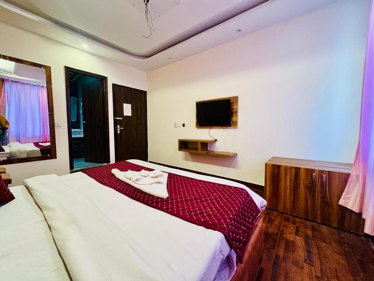 Royal Majestic View Point Lodge Manāli Buitenkant foto
