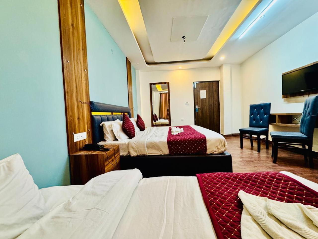 Royal Majestic View Point Lodge Manāli Buitenkant foto